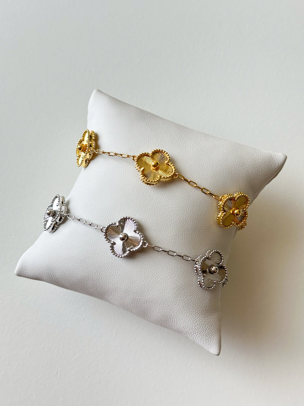 Solid Clover Bracelet