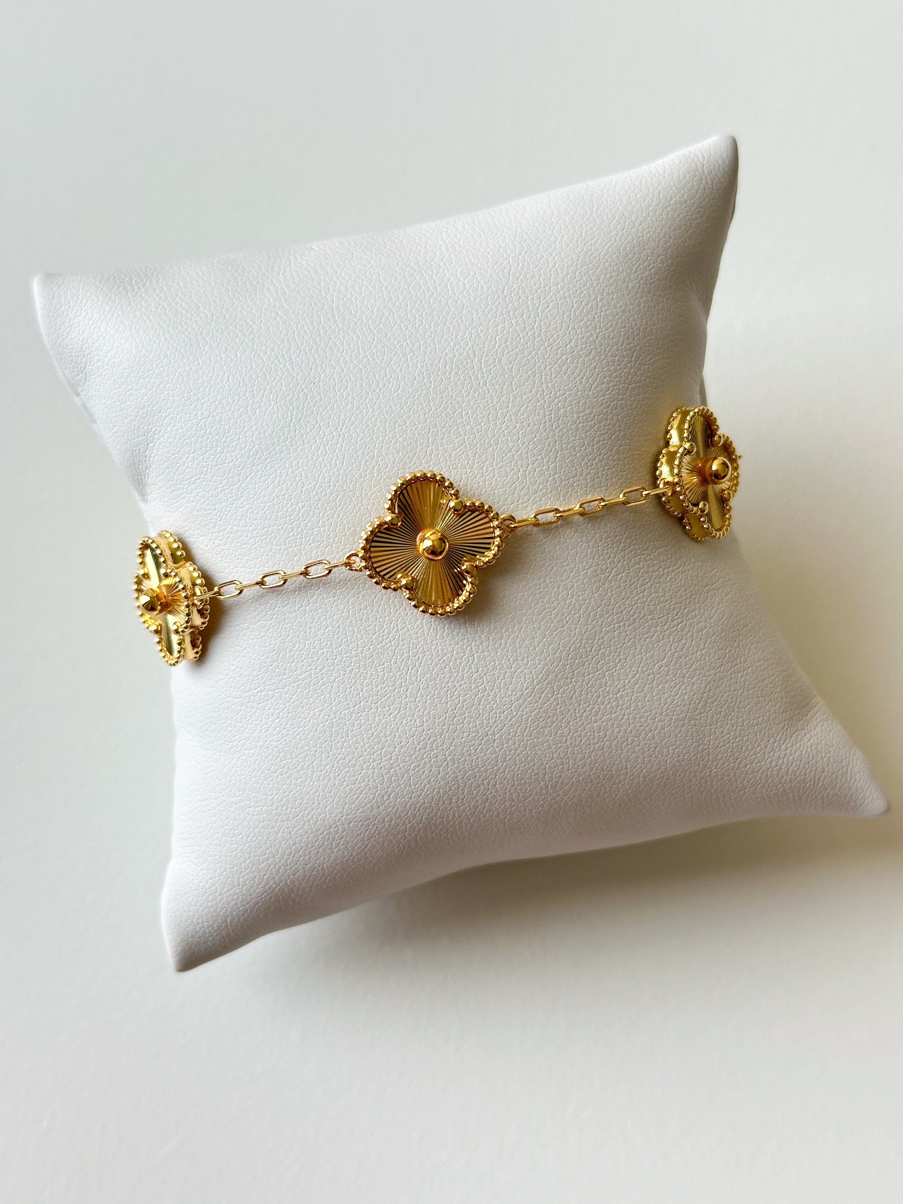 Solid Clover Bracelet