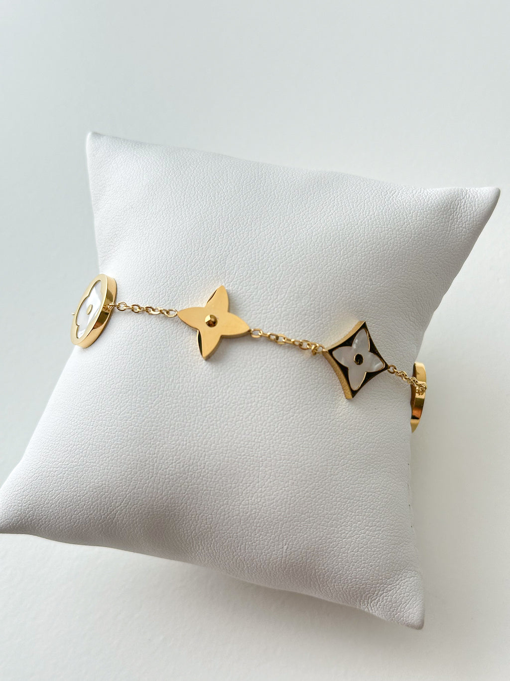 Lulu Multi Pearl Bracelet