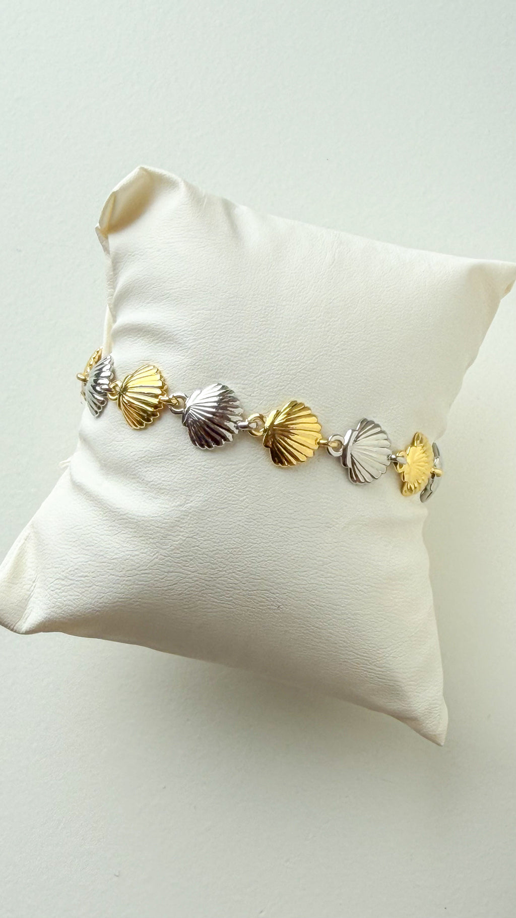 Two Toned Shell Bracelet