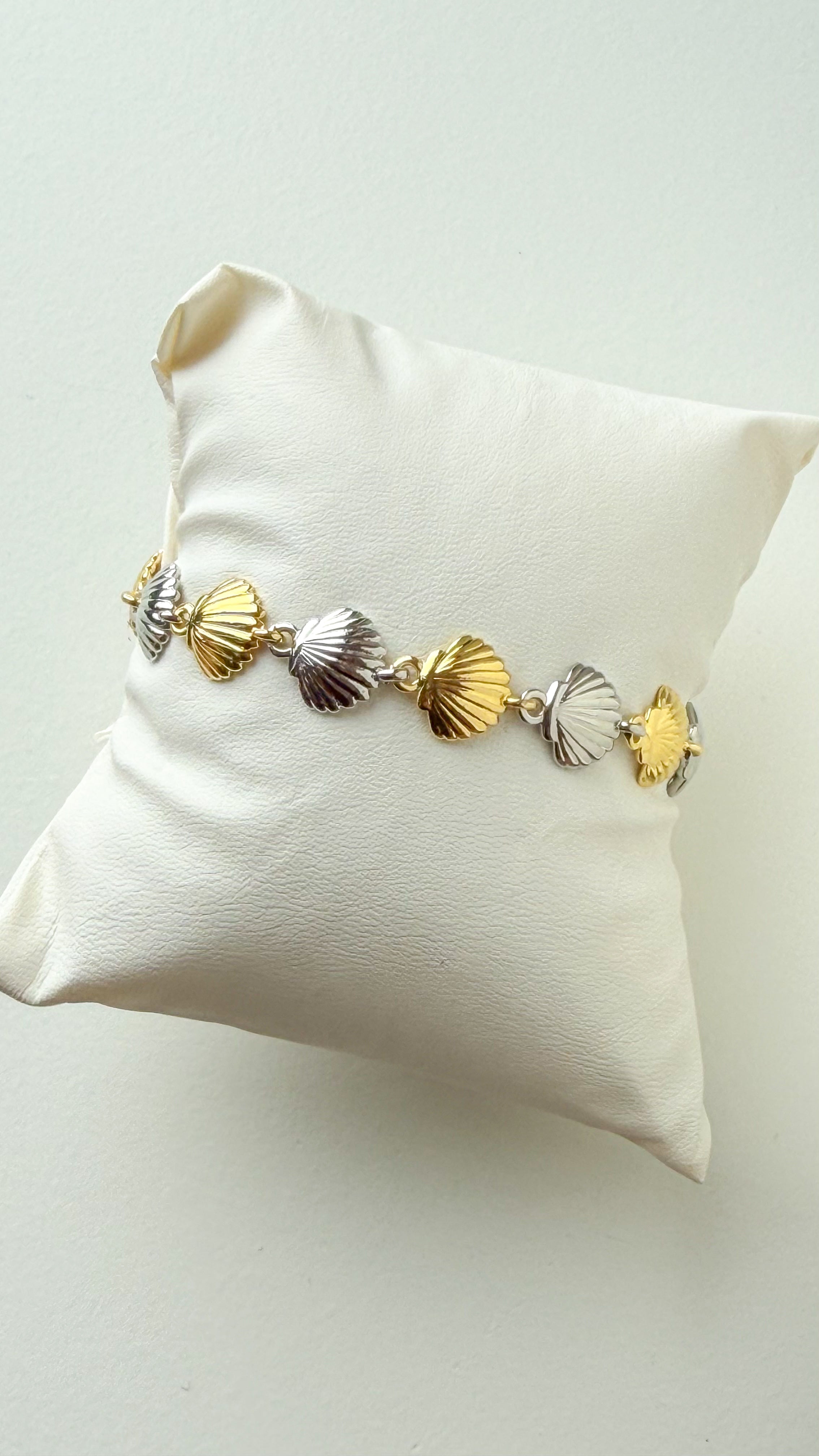 Two Toned Shell Bracelet